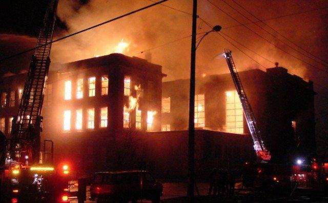 Cháy xưởng may tại Ấn Độ, 13 công nhân thiệt mạng