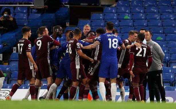 Chelsea có thể bị trừ tối đa bao nhiêu điểm vì màn xô xát với Leicester?