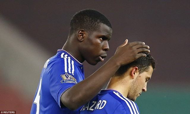 Chelsea bị loại sau loạt penalty cân não với Stoke