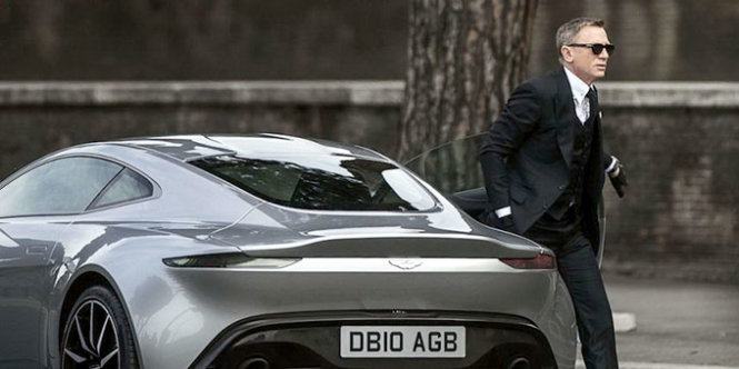 Chi 14 triệu USD thay 4 phút kịch bản phim Spectre