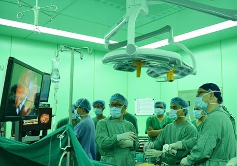 Chỉ đau lưng, đau bụng, khám ra… ung thư - ảnh 3