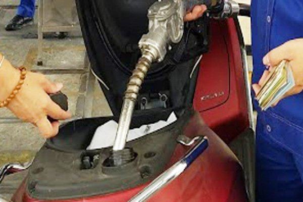Chi quỹ cả ngàn đồng, xăng dầu vẫn tăng giá