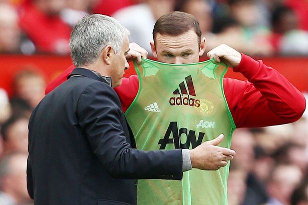 Chia tay Rooney, Man Utd phải đền bù 26 triệu bảng
