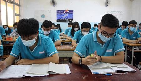 Từ ngày 12-4, học sinh TP.HCM phải đi học trực tiếp, trừ trường hợp cách ly y tế