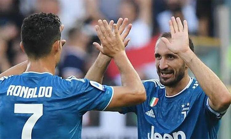 Chiellini: Real ngăn Ronaldo giành Quả Bóng Vàng năm ngoái