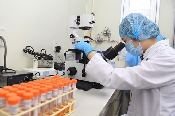 Chính phủ ban hành Nghị quyết mua và tiêm vaccine trên diện rộng cho nhân dân