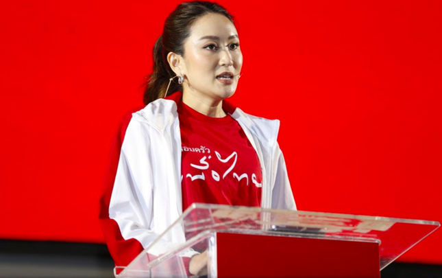 Chính trường Thái Lan nóng trở lại vì con gái xinh đẹp của cựu Thủ tướng Thaksin ảnh 1