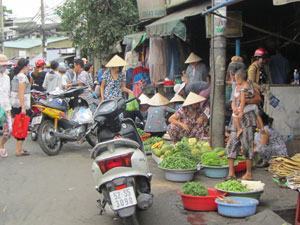 Chợ tự phát: Kỳ 1: Nơi nào cũng có