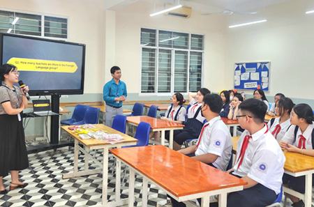 TP.HCM: Lần đầu học sinh lớp 9 được học thử ở trường THPT