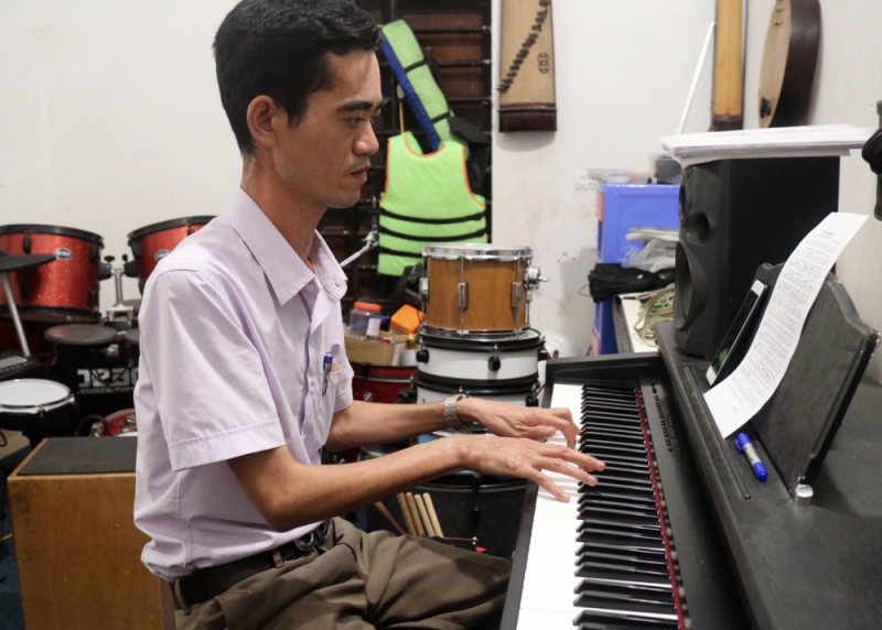 Chống dịch với “Thắm tình Việt Nam” của thầy giáo Hà Tĩnh