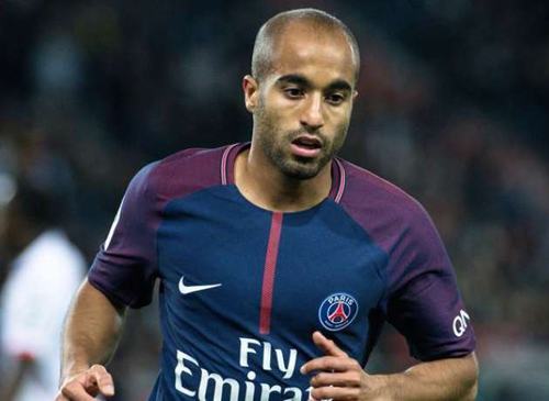 Chốt xong giá, Lucas Moura tới London kí hợp đồng