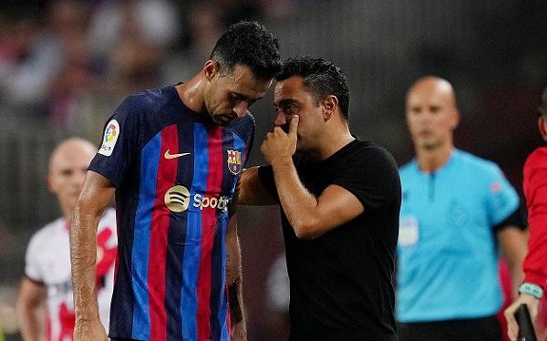 Chủ tịch Barca làm sáng tỏ tương lai Xavi và Busquets