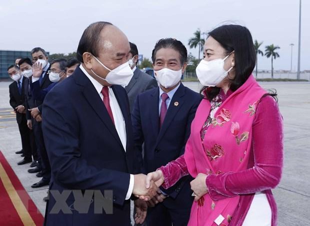 Chủ tịch nước lên đường thăm cấp nhà nước Vương quốc Campuchia ảnh 1