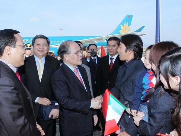 Chủ tịch Quốc hội gặp gỡ cộng đồng người Việt ở Italy