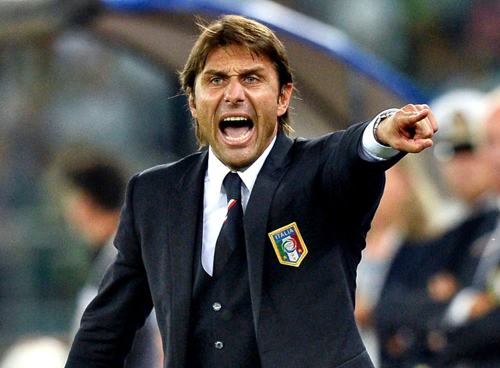 Chưa rời Chelsea, Conte đã có ghế nóng chào đón