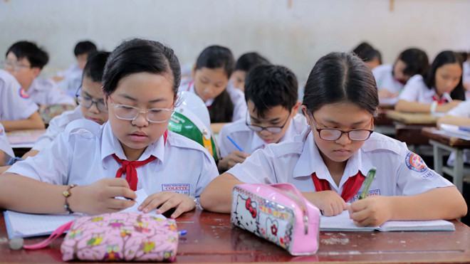 Vẫn còn nhiều ý kiến không thống nhất về việc miễn học phí cấp THCS /// NGỌC DƯƠNG