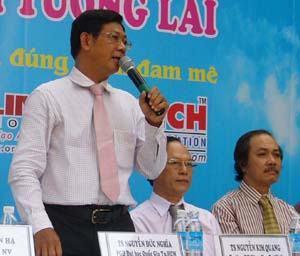 Chương trình tư vấn tuyển sinh “Cùng bạn quyết định tương lai”: Biết “trường”, biết ta sẽ chắc thắng!