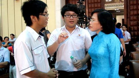 Cô cho điểm 10, trò vẫn chưa phục