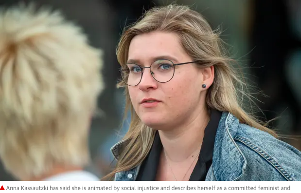 Cô gái sinh năm 1993 đoạt ghế quốc hội do bà Merkel nắm giữ 31 năm qua