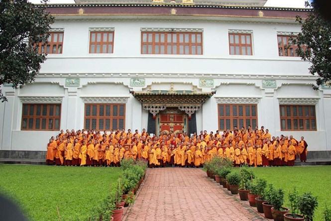 Cô gái Việt Nam đầu tiên trong tu viện Nepal