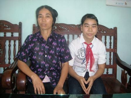 Cô học trò khiếm thị mong có bộ sách giáo khoa