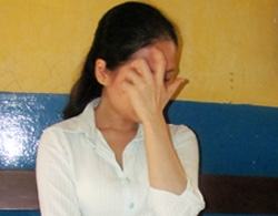 Cô thư ký xinh đẹp lừa tiền tỷ