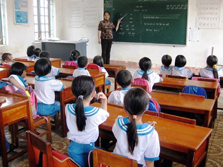 Cô trò “sống chung” với ô nhiễm hơi độc của thuốc trừ sâu