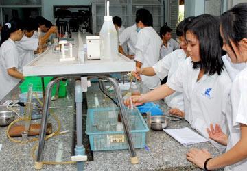 Có trường ĐH mà không có thầy