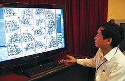 Coi thi bằng camera