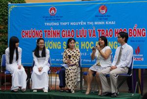 Con không chê cha mẹ khó!