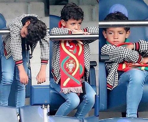 Con trai Ronaldo buồn ngủ trên khán đài trận Bồ Đào Nha – Croatia