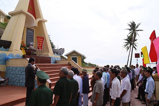 Tri ân các anh hùng liệt sỹ hi sinh tại đảo Cồn Cỏ
