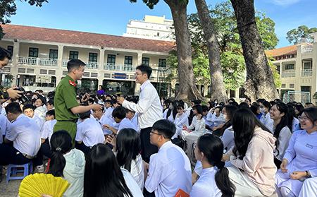 Công an cảnh báo cho học sinh nhiều loại ma túy mới nguy hiểm