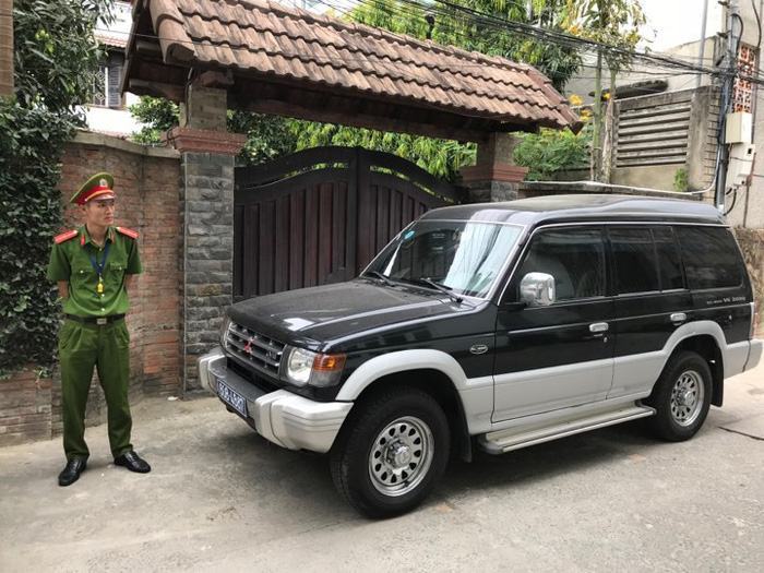 Công an khám xét nhà 2 cựu chủ tịch Đà Nẵng liên quan Vũ nhôm - Ảnh 4.