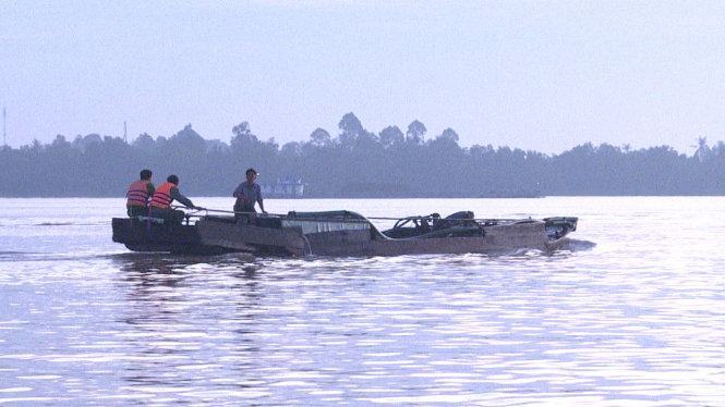 Công an nổ súng bắt cát tặc trên sông Cổ Chiên 