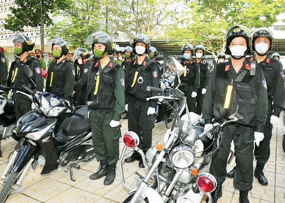 Công an TPHCM trong ngày ra quân.  Ảnh:  VIỆT DŨNG