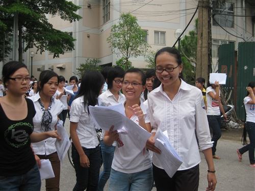 Công bố điểm sàn trước 10-8