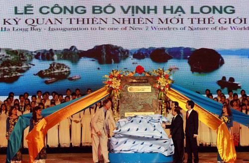 Công bố vịnh Hạ Long – kỳ quan thiên nhiên thế giới