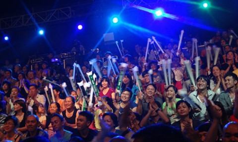 Công chúng dễ dãi hay ngây thơ? Cong chung de dai hay ngay tho?