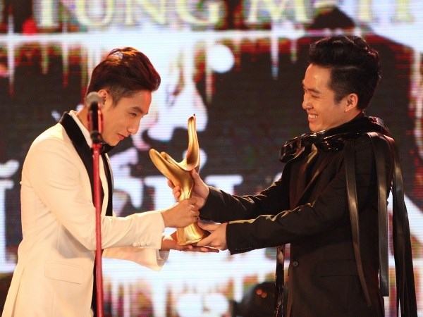 Cống hiến 11: Sơn Tùng M-TP vượt Tùng Dương, trúng “Ca sỹ của năm”