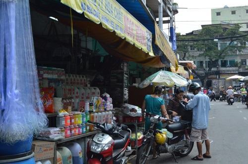 Chất cấm được bày bán công khai!