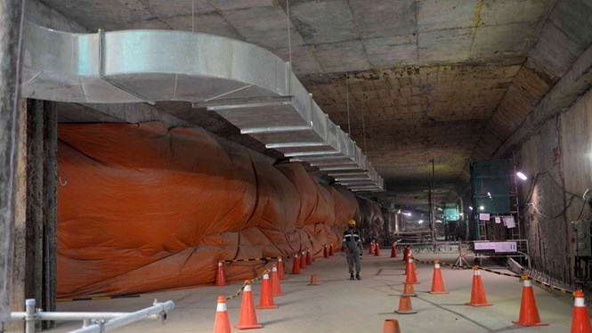 Công trường metro trong lòng đất, dưới đường Lê Lợi - Ảnh: Diệp Đức Minh