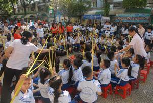 Công ty TNHH TM-DV Du lịch Quang Tiến: Mang văn hóa truyền thống đến học sinh