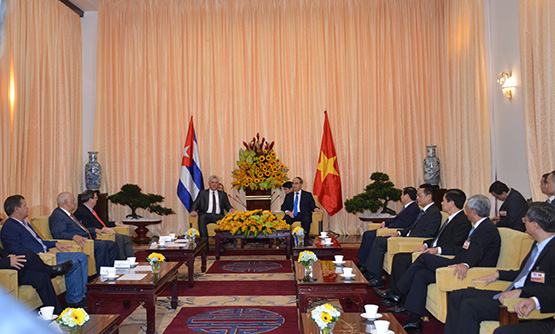 Chủ tịch Cuba thăm TP.HCM