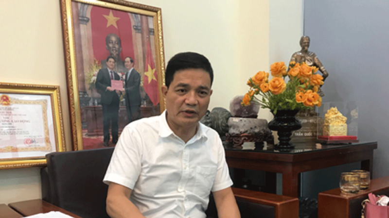 Ông Nguyễn Thanh Phong cho biết, cơ quan chức năng chỉ ra quyết định thu hồi  sản phẩm sau khi đủ chứng cứ xác định nguyên nhân gây ngộ độc /// ẢNH LIÊN CHÂU 