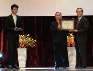 Cung cấp 10 ngàn suất ăn miễn phí mỗi ngày