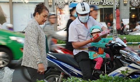 Cung đường tình yêu Sài Gòn ngập quà Valentine và những trái tim rộn rã - ảnh 9