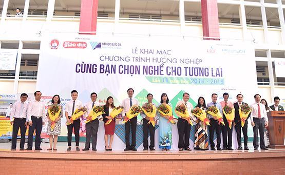 Khai mạc chương trình hướng nghiệp Cùng bạn chọn nghề cho tương lai