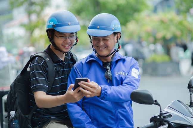 Cuoc chien taxi truyen thong va taxi cong nghe: sao khong lay loi ich hanh khach la muc tieu?