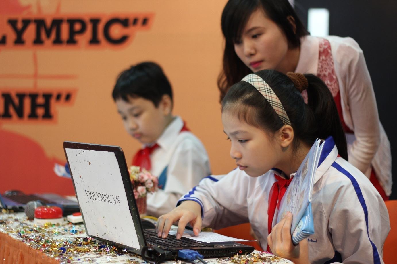 Cuộc thi Toán tiếng Anh đầu tiên của Việt Nam